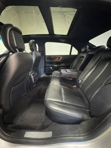 2017 Lincoln Continental Select