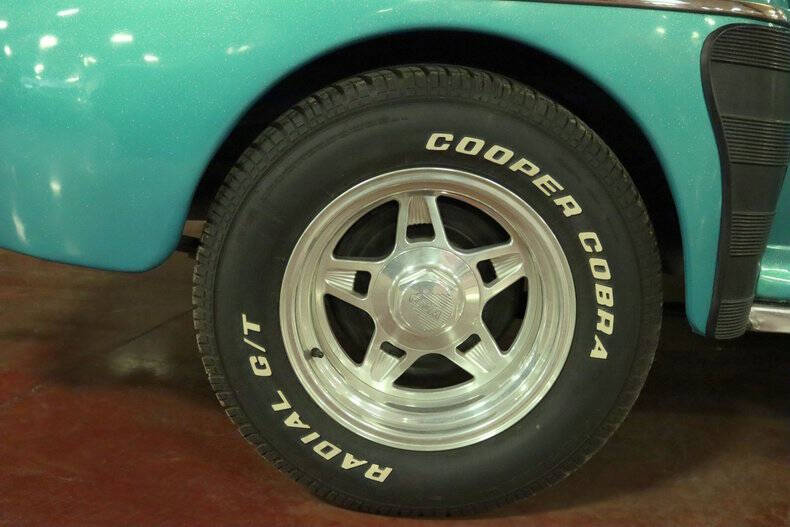 1948 Ford Super Deluxe