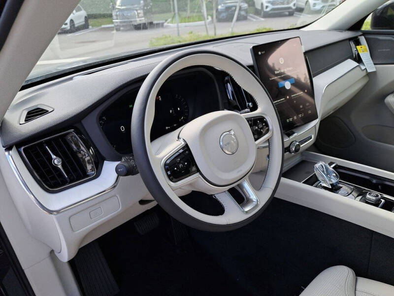 2026 Volvo XC60 B5 Ultra