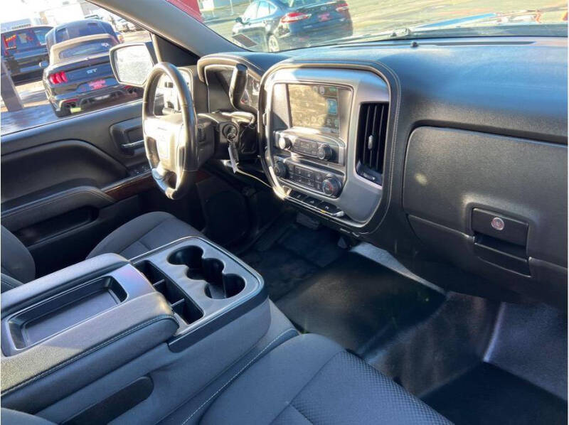 2018 GMC Sierra 1500 SLE photo 18