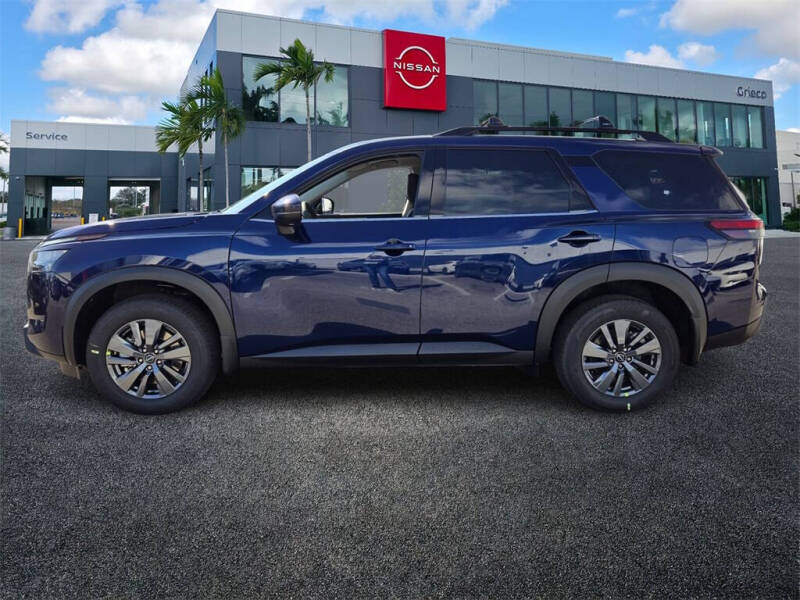 2025 Nissan Pathfinder SV