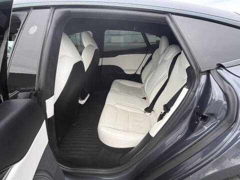2022 Tesla Model S Plaid