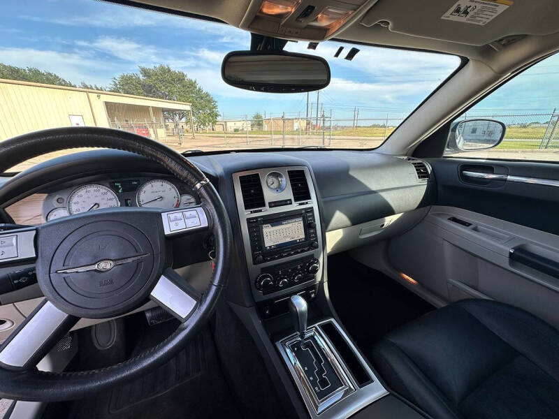 2006 Chrysler 300 SRT-8