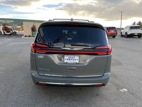 2022 Chrysler Pacifica Touring L