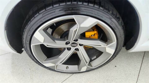 2023 Audi e-tron S Sportback quattro Prestige