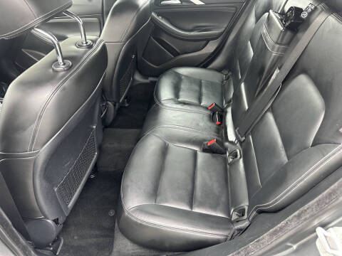 2017 Infiniti QX30 Premium