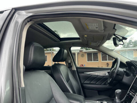 2015 Infiniti Q50 Premium