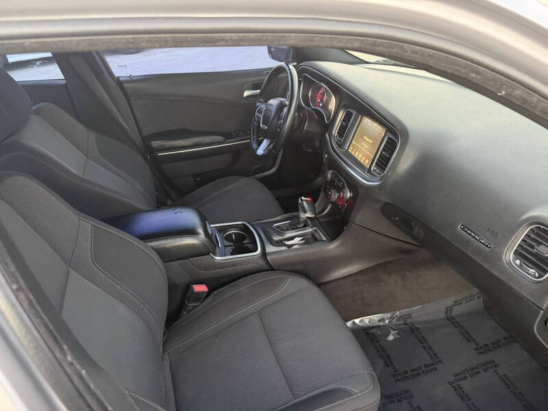 2017 Dodge Charger SXT
