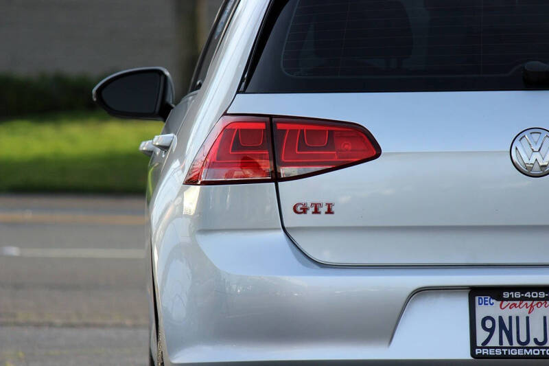 2017 Volkswagen Golf GTI S