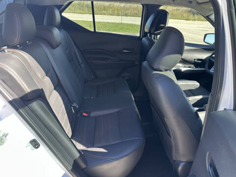 2020 Nissan Kicks SR