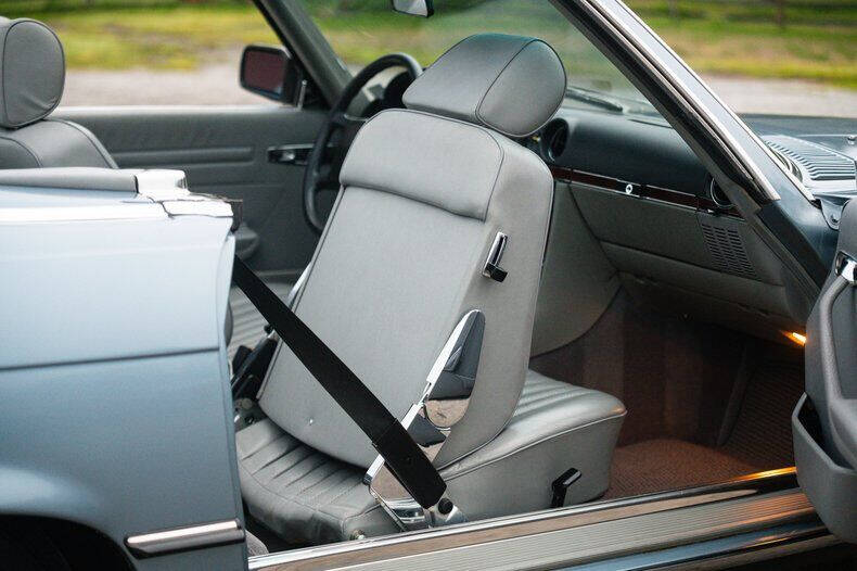 1986 Mercedes-Benz 560-Class 560 SL