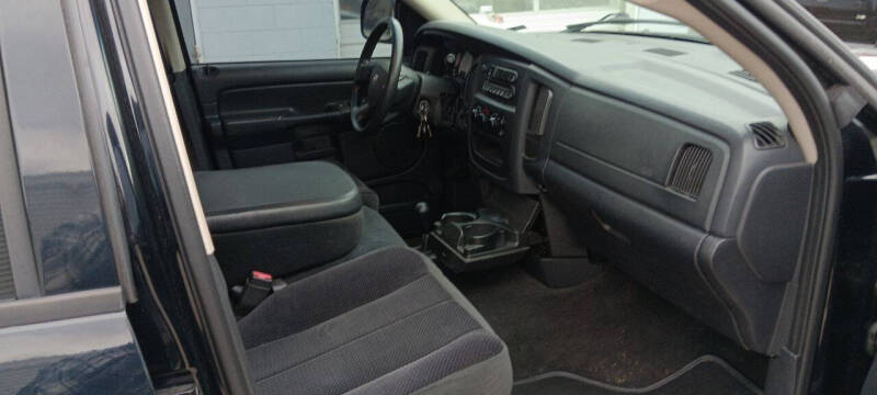 2005 Dodge Ram 1500 Pickup ST photo 12