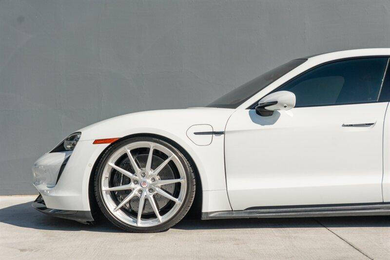 2020 Porsche Taycan Turbo