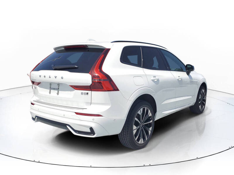 2026 Volvo XC60 B5 Plus