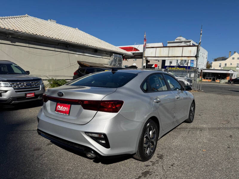 2021 Kia Forte LXS photo 4