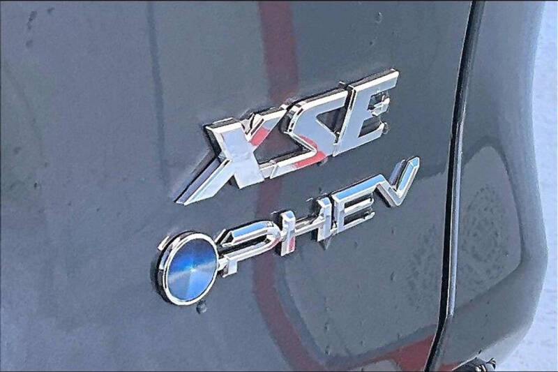 2025 Toyota RAV4 Plug-in Hybrid XSE