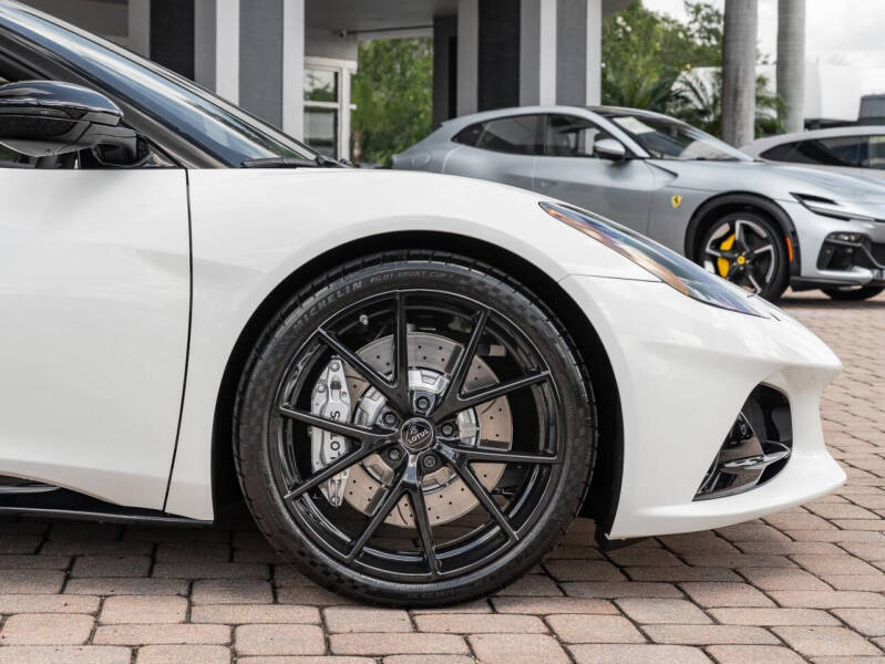 2025 Lotus Emira V6 Base