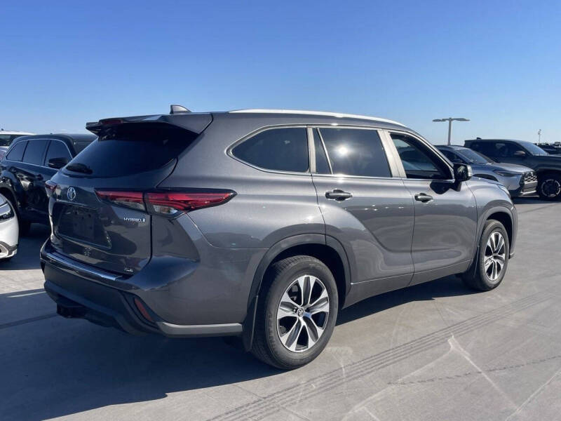2023 Toyota Highlander Hybrid XLE