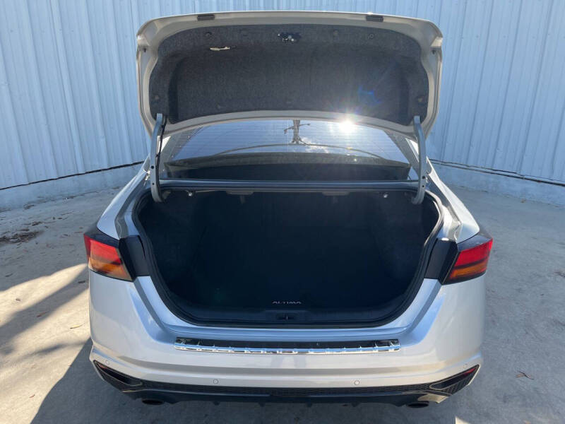 2023 Nissan Altima 2.0 SR