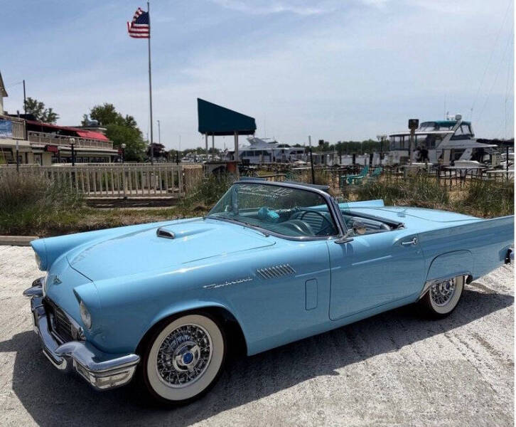 1957 Ford Thunderbird