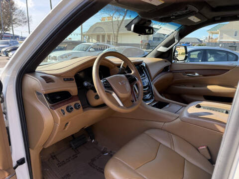 2017 Cadillac Escalade ESV Platinum