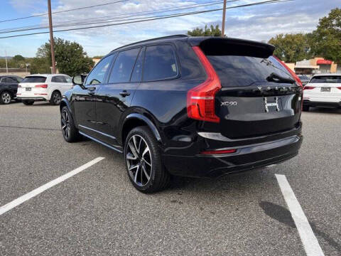 2023 Volvo XC90 Recharge T8 Ultimate Dark Theme