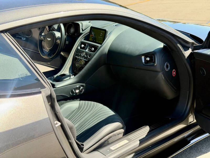 2017 Aston Martin DB11