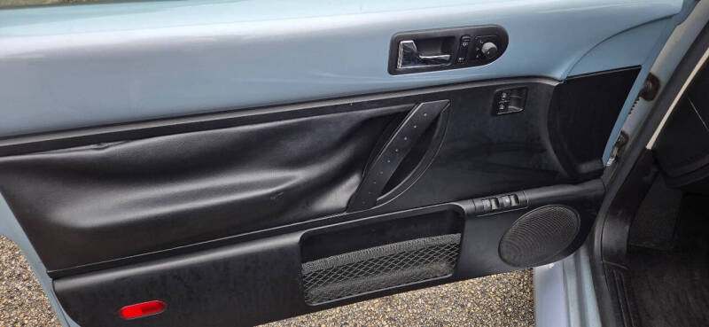 2010 Volkswagen New Beetle