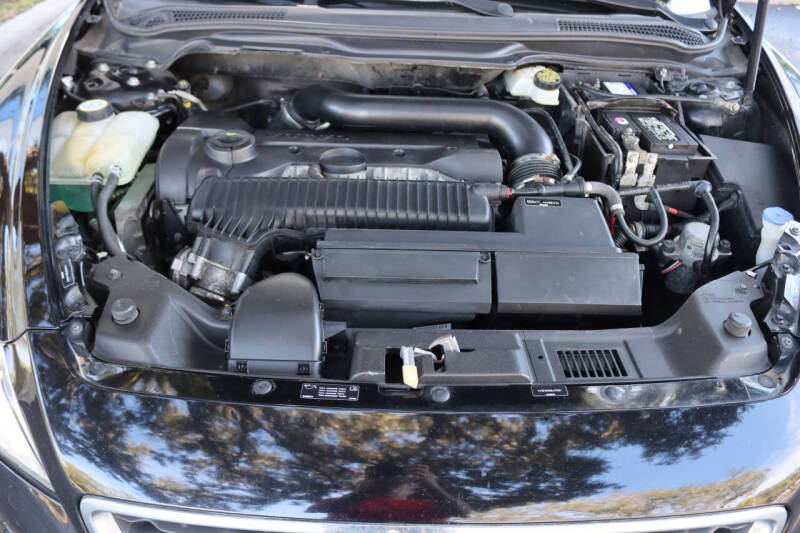 2011 Volvo C70 T5