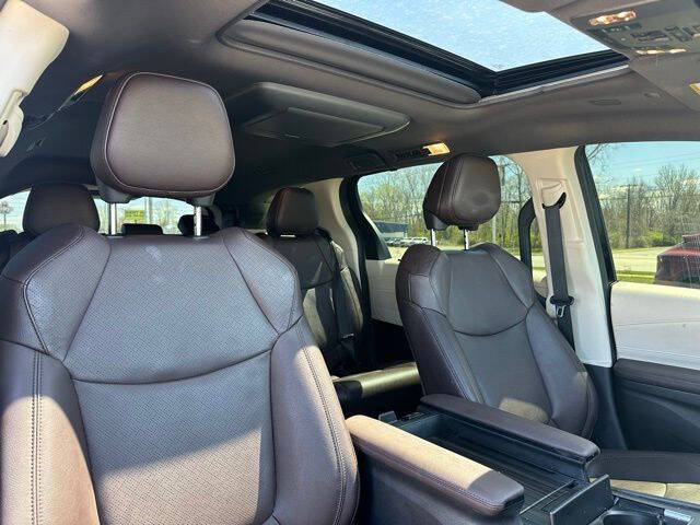 2024 Toyota Sienna Platinum 7-Passenger
