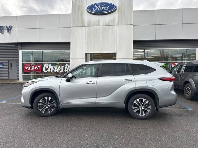 2023 Toyota Highlander L