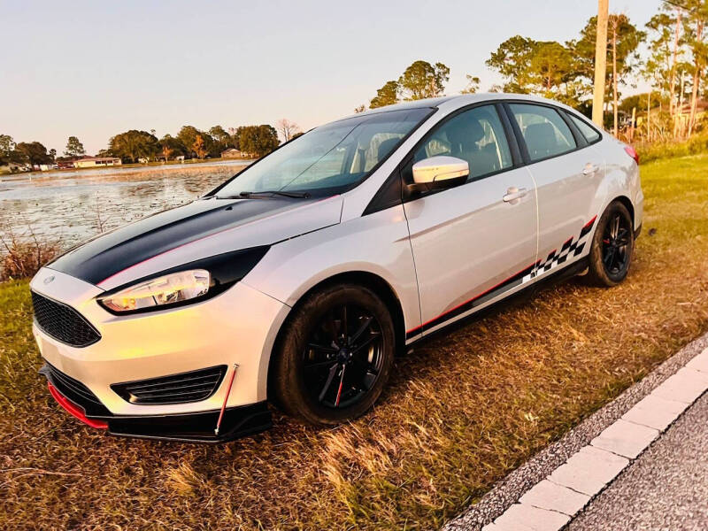 2016 Ford Focus SE photo 16