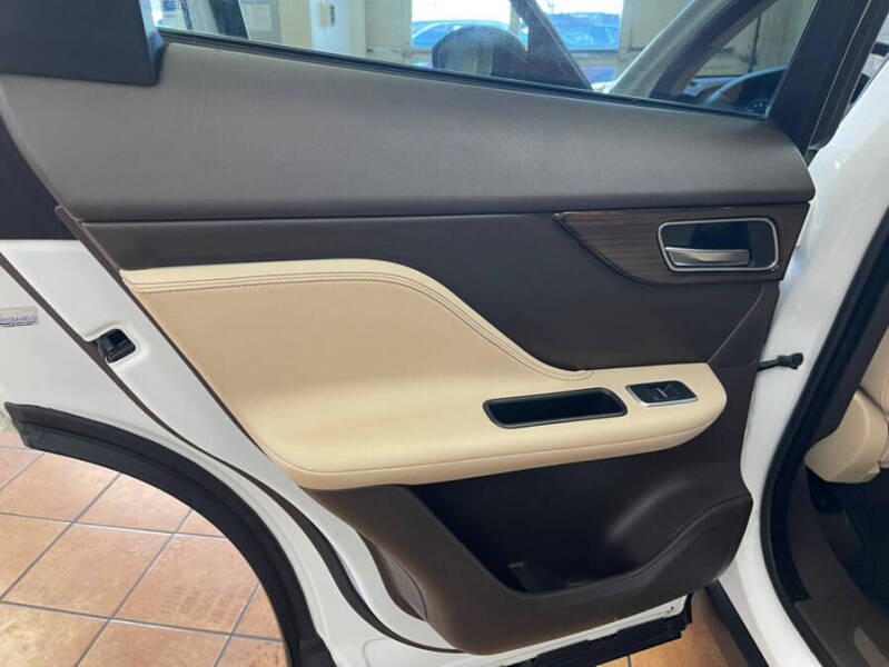 2019 Jaguar F-PACE 30t Prestige