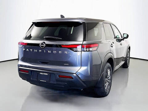 2025 Nissan Pathfinder S