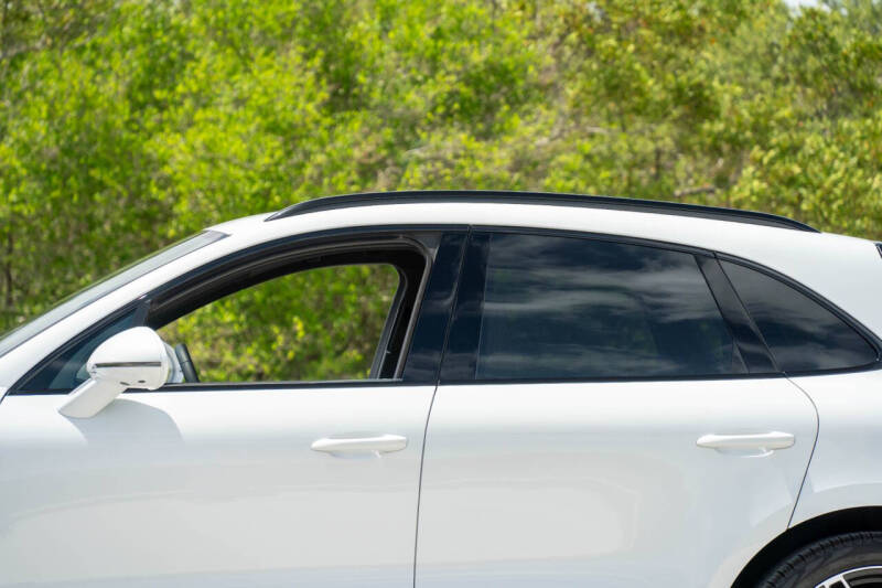 2025 Porsche Macan S