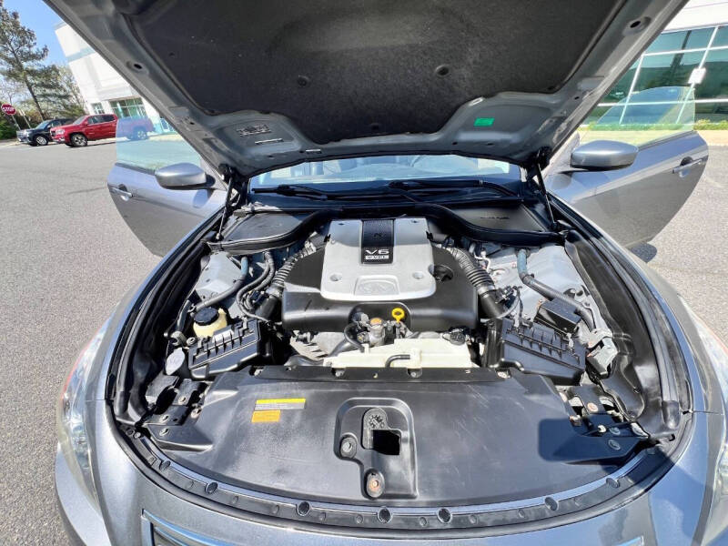 2011 Infiniti G37 Coupe x