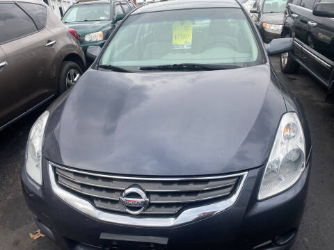 2012 Nissan Altima for sale at Whiting Motors in Plainville CT