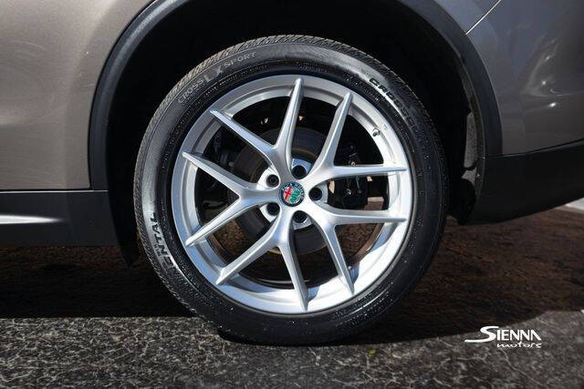 2019 Alfa Romeo Stelvio Sport