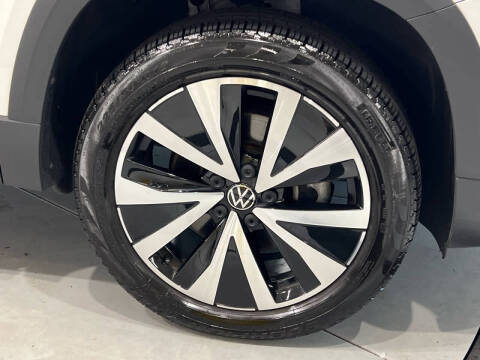 2023 Volkswagen Taos SE 4Motion
