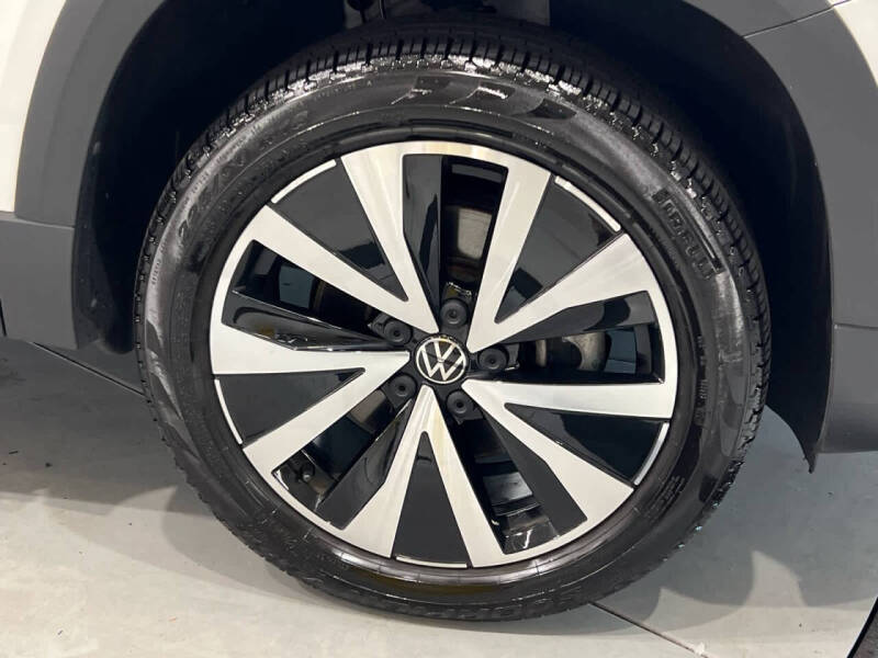 2023 Volkswagen Taos SE 4Motion