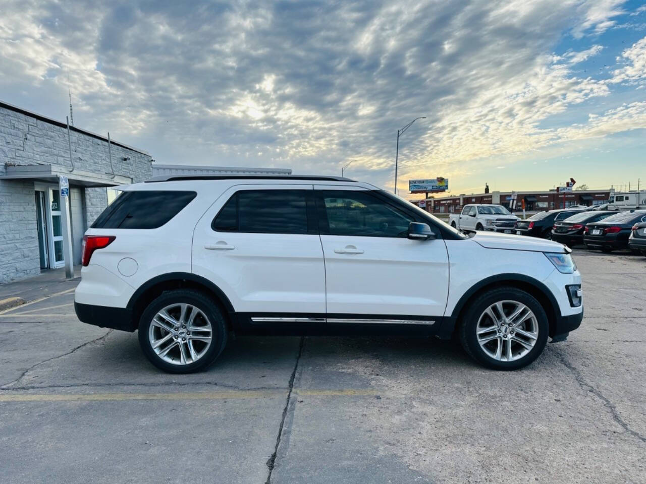 2017 Ford Explorer for sale at Atlas Auto Sales LLC in Lincoln, NE