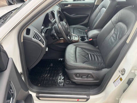 2011 Audi Q5 3.2 quattro Premium Plus