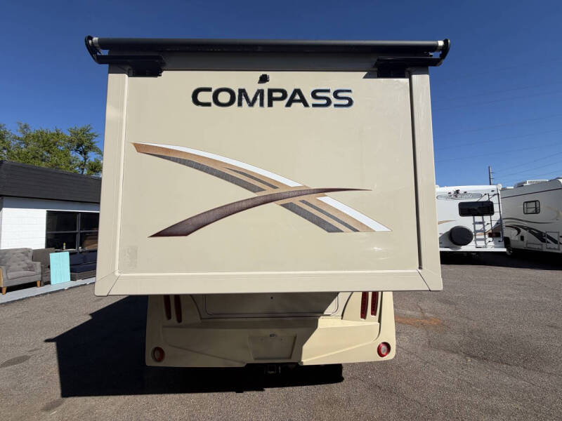 2016 Thor Motor Coach COMPASS