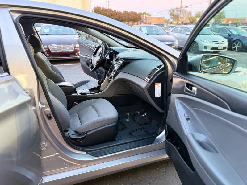 2013 Hyundai Sonata Hybrid