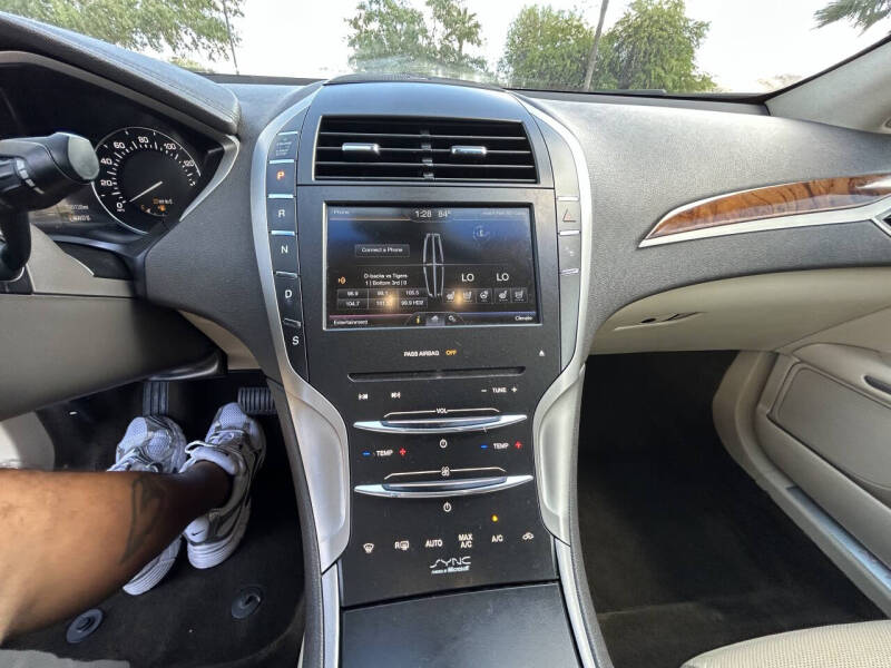 2014 Lincoln MKZ