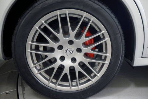 2014 Porsche Cayenne GTS