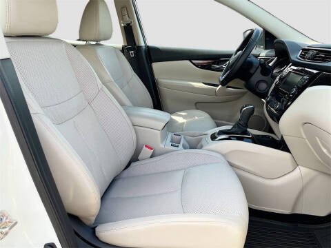 2022 Nissan Rogue Sport SL