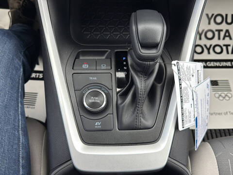 2025 Toyota RAV4 Hybrid XLE