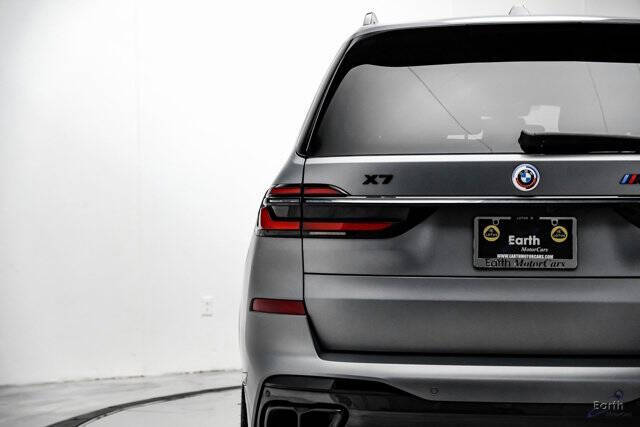 2023 BMW X7 M60i