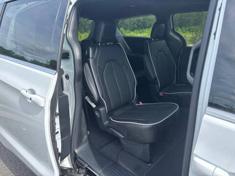 2027 Chrysler Pacifica Limited